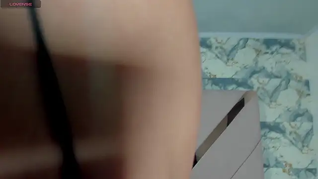 denisse khan online show from April 2026 07:45:01 PM