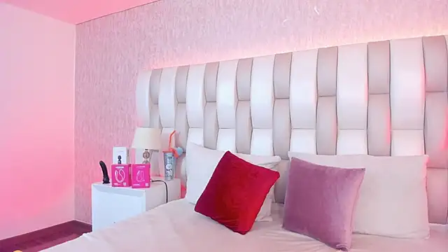 Ari lynn  online show from April 2026 03:15:01 AM