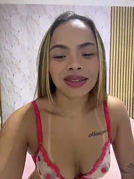 safadinhaquenteW online show from March 2026 09:04:02 PM