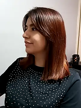 1evelinewood online show from February 2026 01:18:01 PM