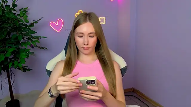 EllyColins online show from July 2026 03:55:01 AM