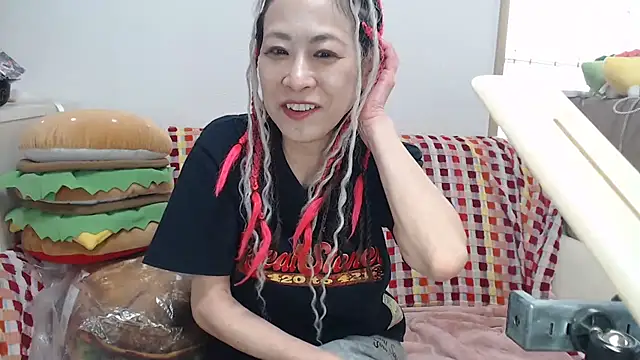 Snapshot of jyuse000ryuse chatting on June 2026 12:43:02 AM jyuse000ryuse online show from June 2026 12:43:02 AM