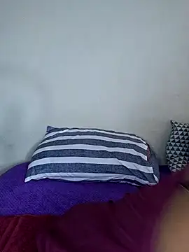 certifiedhottie2025 online show from April 2026 07:45:01 AM