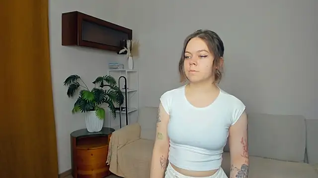 NaidaPalos online show from October 2025 07:05:02 AM