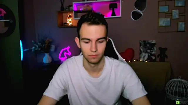 astren villo online show from March 2026 07:02:01 AM