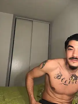 Camillafaro64 online show from October 2025 09:48:01 PM