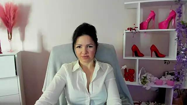 Mollybloom40 online show from April 2026 06:35:02 AM