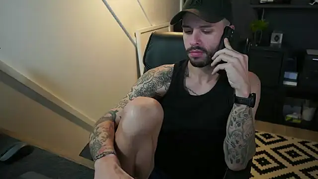 monsieurguitsxxx online show from November 2025 10:32:02 AM