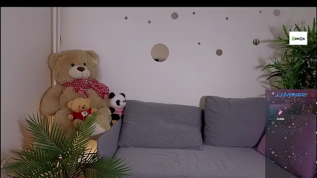 Snapshot of cute_cake chatting on May 2026 09:48:01 AM cute cake online show from May 2026 09:48:01 AM