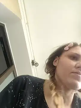 SandyCassie online show from April 2026 06:31:01 AM