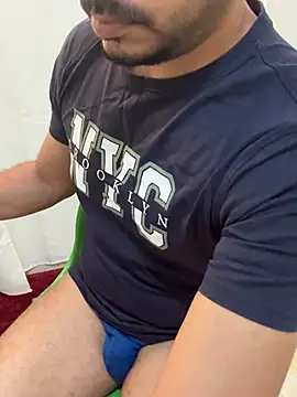Handsome8677 online show from April 2026 08:39:03 AM