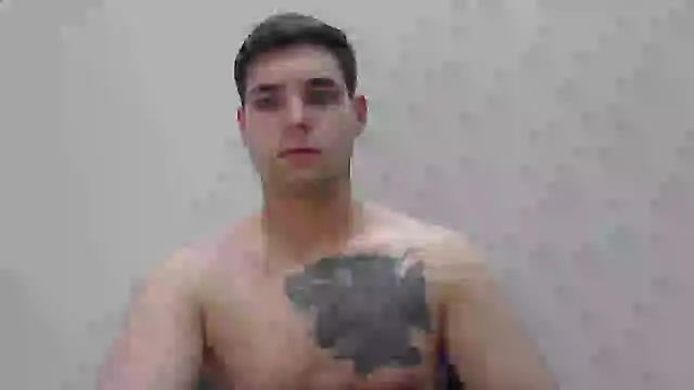 Snapshot of Zure-xxx chatting on May 2026 01:58:01 AM Zure-xxx online show from May 2026 01:58:01 AM