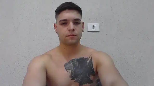 Snapshot of Zure-xxx chatting on July 2026 04:54:02 AM Zure-xxx online show from July 2026 04:54:02 AM