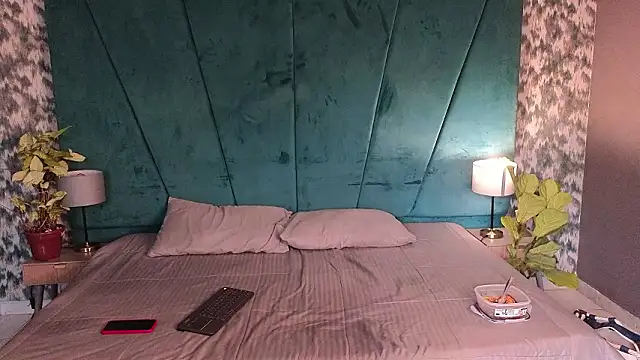 Aaron Eze online show from March 2026 01:04:02 PM