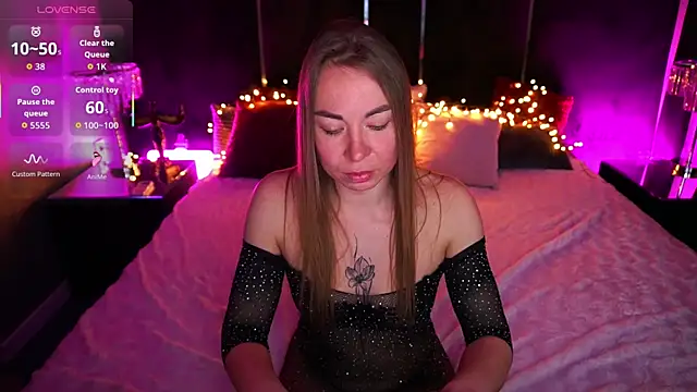 VixenMuse online show from April 2026 08:32:02 PM