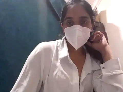 shainiasha1 online show from May 2026 06:47:02 PM
