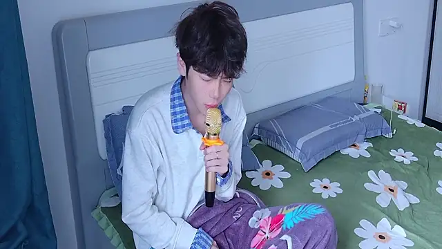 Snapshot of Stuffy-111 chatting on October 2025 02:23:02 AM Stuffy-111 online show from October 2025 02:23:02 AM