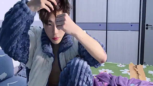 Snapshot of Stuffy-111 chatting on October 2025 05:22:01 AM Stuffy-111 online show from October 2025 05:22:01 AM