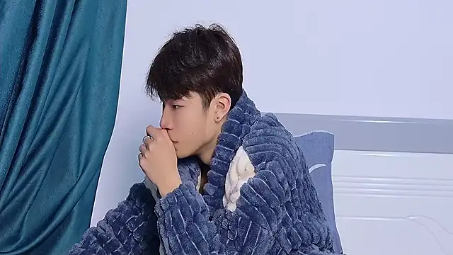 Snapshot of Stuffy-111 chatting on November 2025 10:17:01 AM Stuffy-111 online show from November 2025 10:17:01 AM