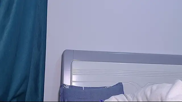 Snapshot of Stuffy-111 chatting on November 2025 11:43:02 AM Stuffy-111 online show from November 2025 11:43:02 AM