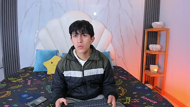 hoot booys  online show from April 2026 09:27:01 PM