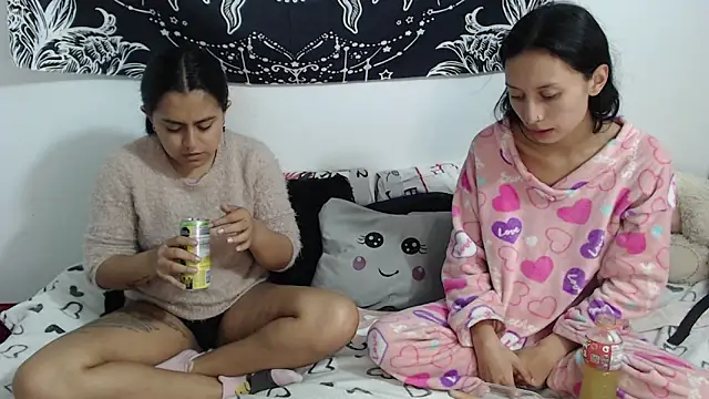 emily n abby online show from April 2026 01:33:02 PM