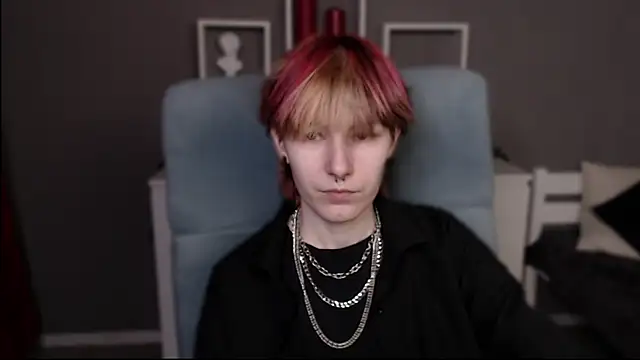 guitarandangell online show from April 2026 07:33:02 PM