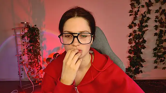 KiraVair online show from April 2026 06:10:01 PM