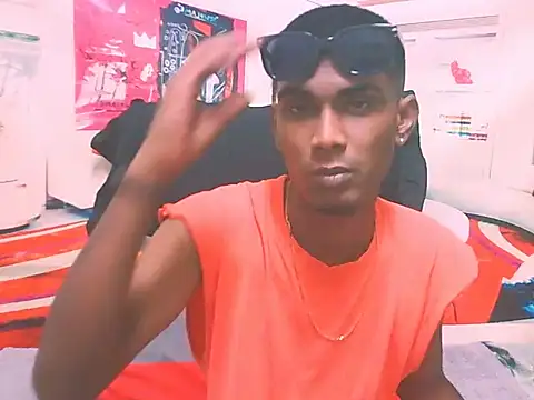 IndianThuggin online show from November 2025 06:18:01 PM