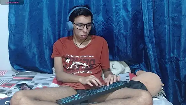 DavTwink3100 online show from April 2026 01:47:02 AM