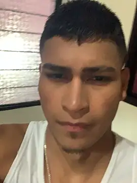 Emiliano Reyes online show from April 2026 04:46:02 AM