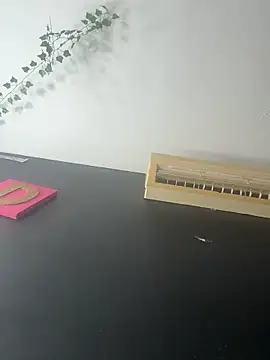 milky denni online show from October 2025 04:37:01 AM