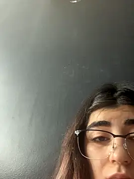 milky denni online show from October 2025 05:25:01 PM