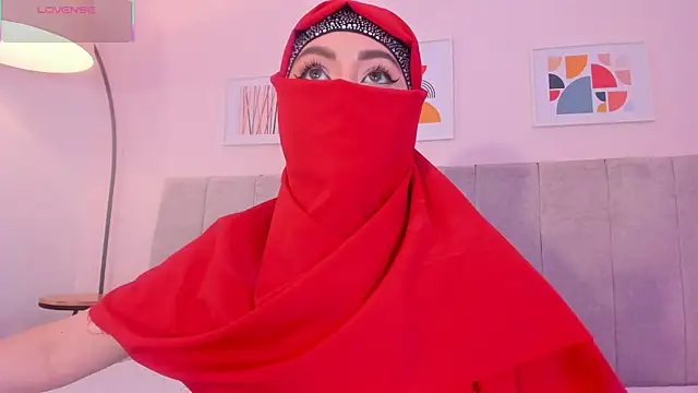 fatiima  online show from April 2026 07:03:01 PM