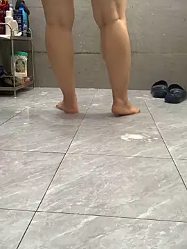 HinayLa online show from April 2026 02:13:02 PM