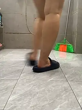 HinayLa online show from April 2026 02:29:01 PM