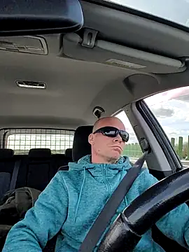 Kinky Play1 online show from April 2026 01:49:02 PM