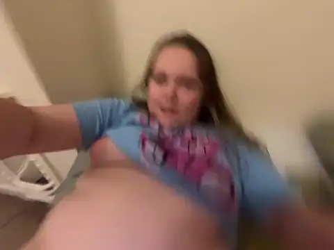 Snapshot of Scarletcum22 chatting on February 2026 08:46:02 PM Scarletcum22 online show from February 2026 08:46:02 PM