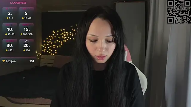 ella simons online show from April 2026 10:35:02 PM