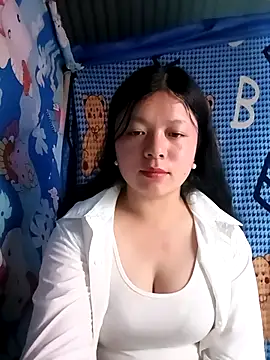 lisa-bae00 online show from April 2026 12:41:01 PM