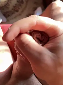 iCum uCum online show from April 2026 06:13:05 AM