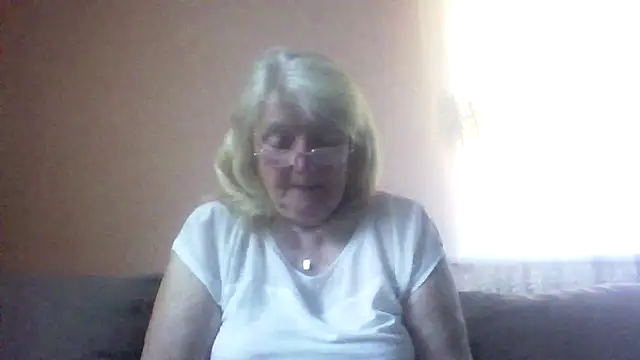 Snapshot of AmyLove353 chatting on May 2026 03:34:02 AM AmyLove353 online show from May 2026 03:34:02 AM