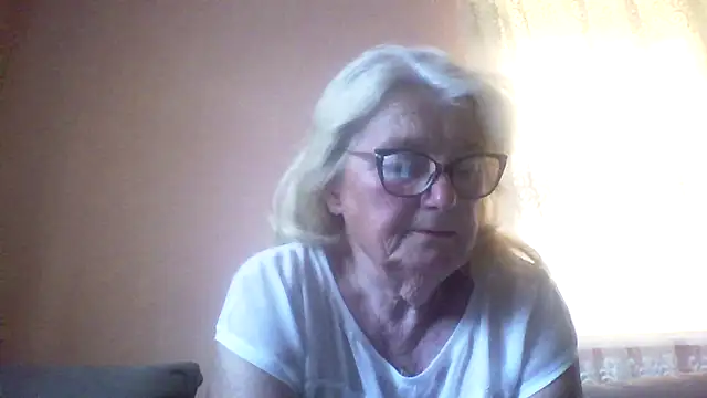 Snapshot of AmyLove353 chatting on May 2026 03:48:01 AM AmyLove353 online show from May 2026 03:48:01 AM