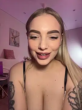 Snapshot of HugeBoobsAlice chatting on June 2026 05:12:02 AM HugeBoobsAlice online show from June 2026 05:12:02 AM
