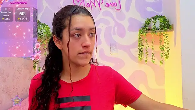 Snapshot of mia_scarlett7 chatting on July 2026 01:06:02 PM mia scarlett7 online show from July 2026 01:06:02 PM