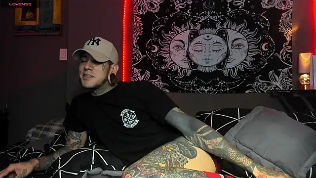 cleoo jhonny online show from April 2026 06:52:01 AM