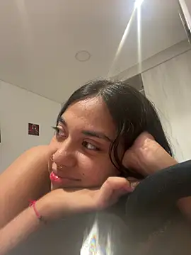 aly nicols online show from July 2026 05:33:01 AM