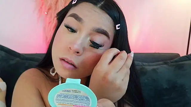 mia roux1 online show from April 2026 09:19:01 PM