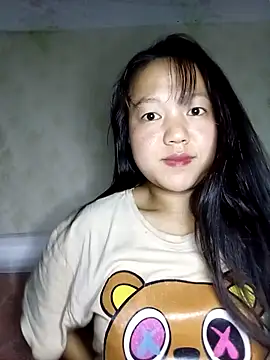 Quynhsumon online show from May 2026 02:22:01 PM