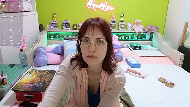 Snapshot of _HeraLuna_ chatting on February 2026 10:17:02 PM HeraLuna online show from February 2026 10:17:02 PM